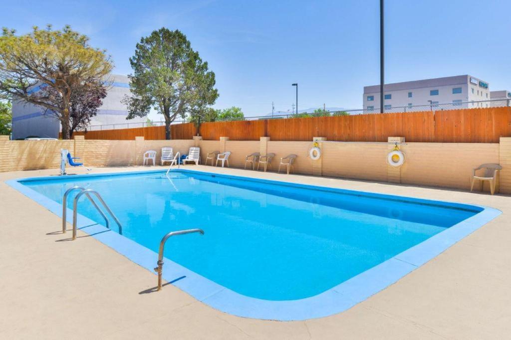 Days Inn By Wyndham Albuquerque Northeast Exteriér fotografie
